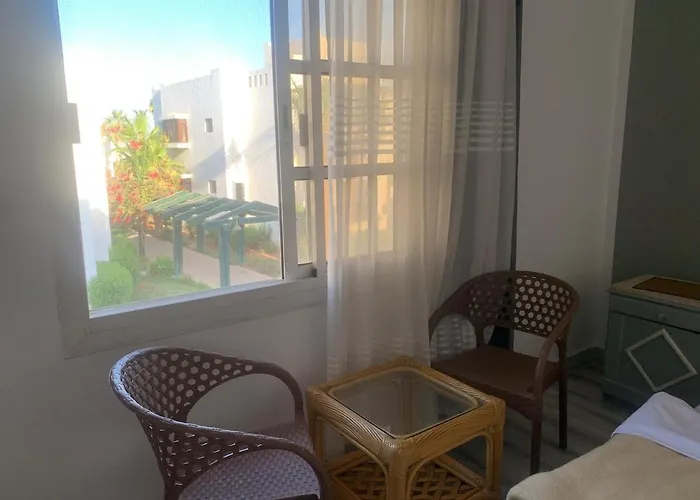 Beautiful 2-bedroom In Delta Apartment *